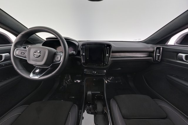 2023 Volvo C40 Recharge — photo 21 of 24