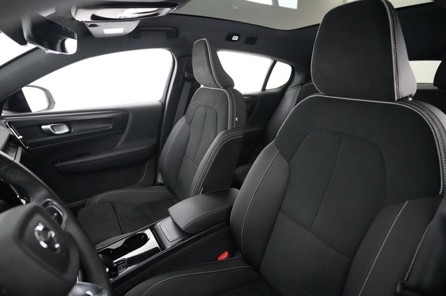 2023 Volvo C40 Recharge — photo 3 of 24