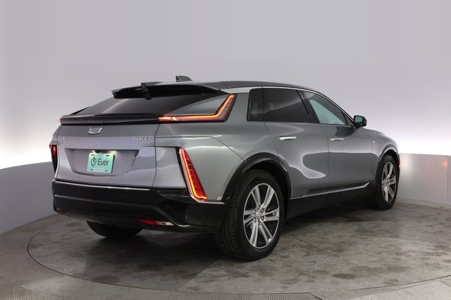 2024 Cadillac Lyriq — photo 2 of 20