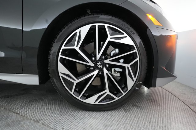 2024 Hyundai IONIQ 6 — photo 16 of 21