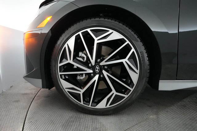 2024 Hyundai IONIQ 6 — photo 15 of 21