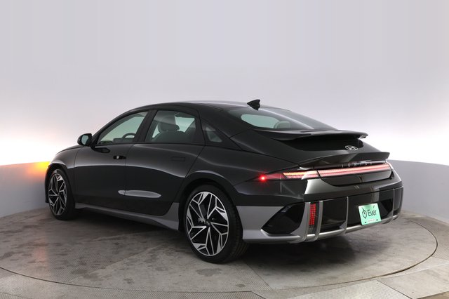 2024 Hyundai IONIQ 6 — photo 13 of 21