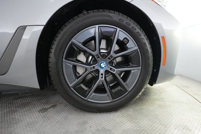 2024 BMW i4 — photo 16 of 20