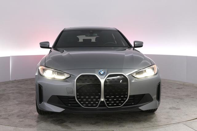 2024 BMW i4 — photo 9 of 20