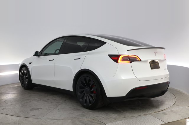 2023 Tesla Model Y — photo 13 of 21
