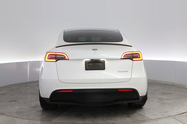 2023 Tesla Model Y — photo 12 of 21