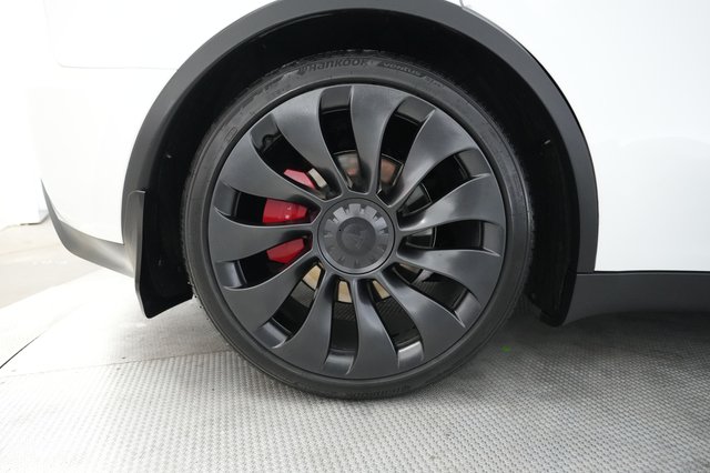 2023 Tesla Model Y — photo 17 of 21