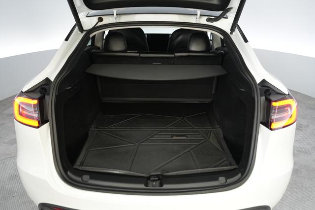 2023 Tesla Model Y — photo 6 of 21