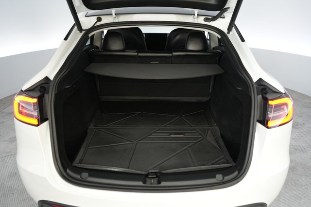 2023 Tesla Model Y — photo 6 of 21