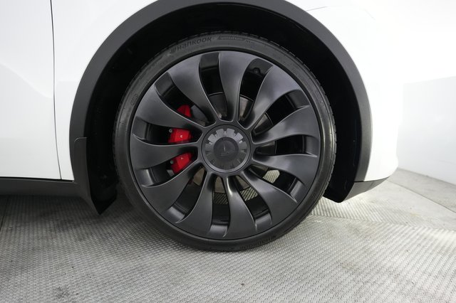 2023 Tesla Model Y — photo 16 of 21
