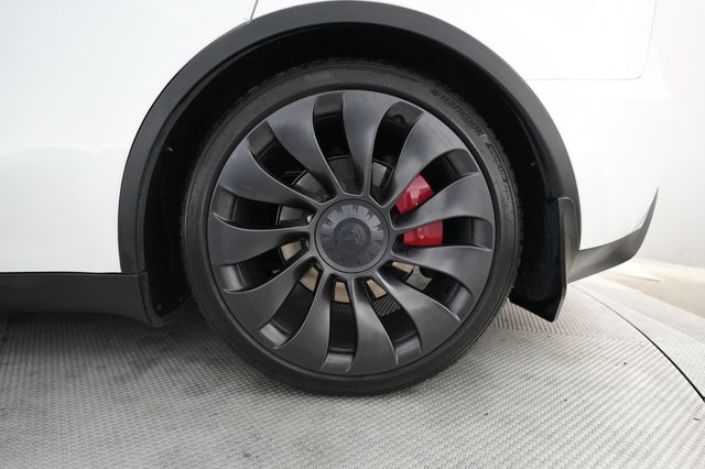 2023 Tesla Model Y — photo 7 of 21