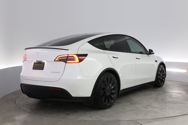 2023 Tesla Model Y — photo 2 of 21