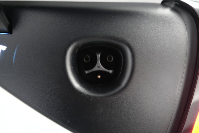 2023 Tesla Model Y — photo 8 of 21