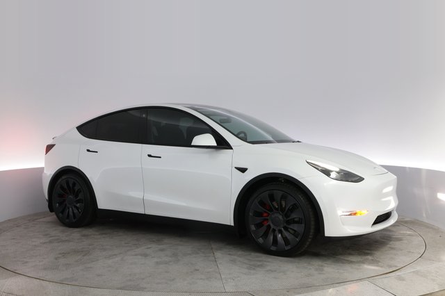 2023 Tesla Model Y — photo 11 of 21