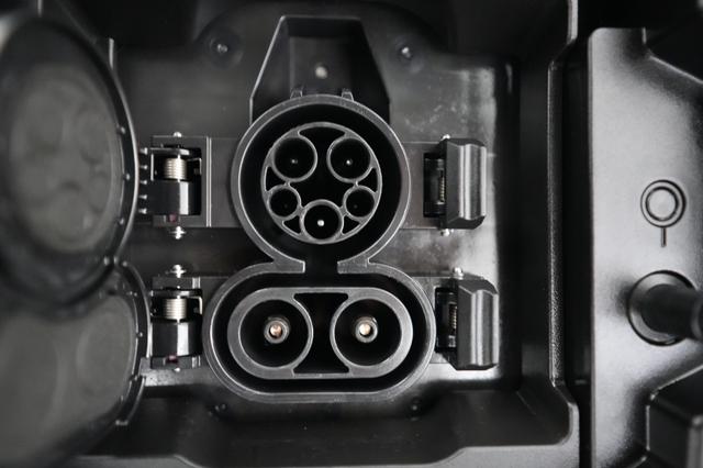 2023 Subaru Solterra — photo 8 of 26
