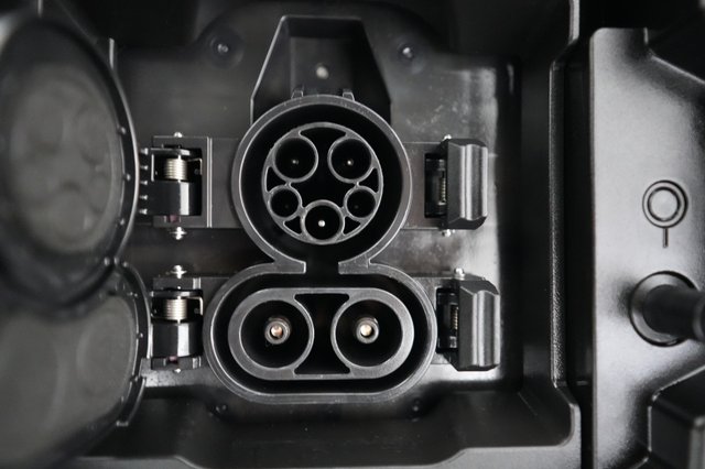 2023 Subaru Solterra — photo 8 of 26