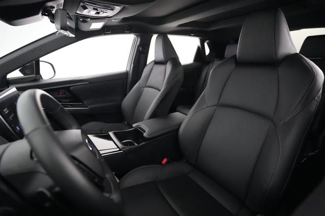 2023 Subaru Solterra — photo 3 of 26