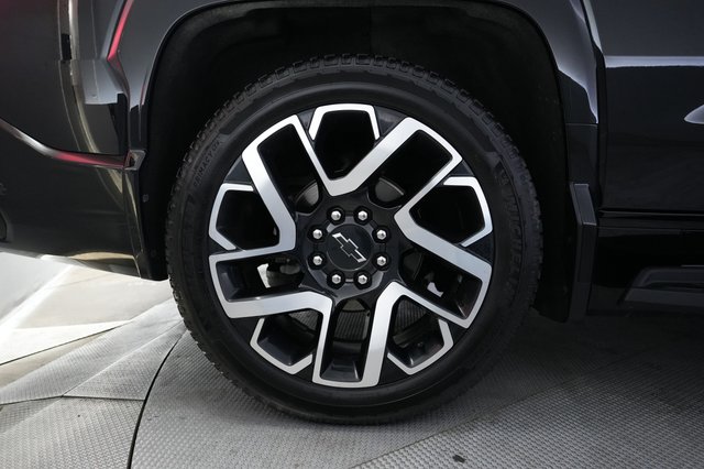 2024 Chevrolet Silverado EV — photo 11 of 24