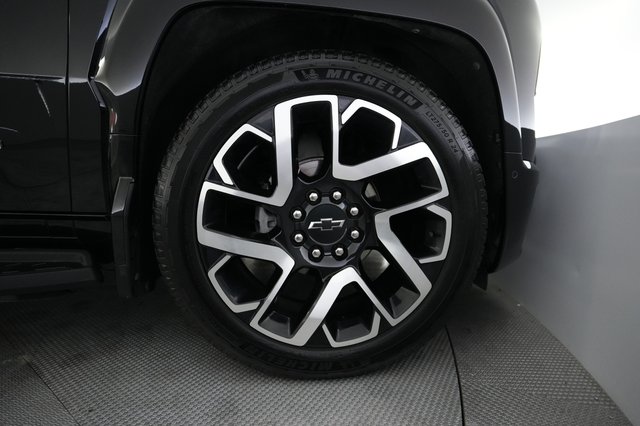 2024 Chevrolet Silverado EV — photo 10 of 24