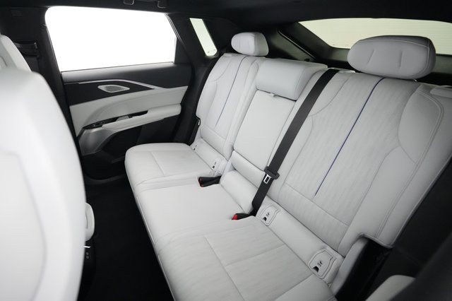 2024 Cadillac Lyriq — photo 19 of 20