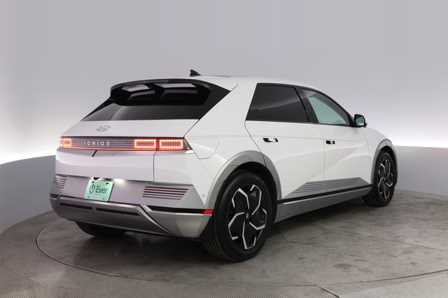 2024 Hyundai IONIQ 5 — photo 2 of 21