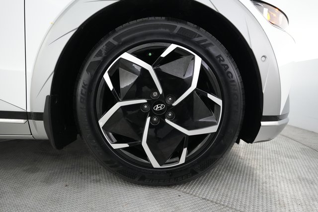 2024 Hyundai IONIQ 5 — photo 16 of 21