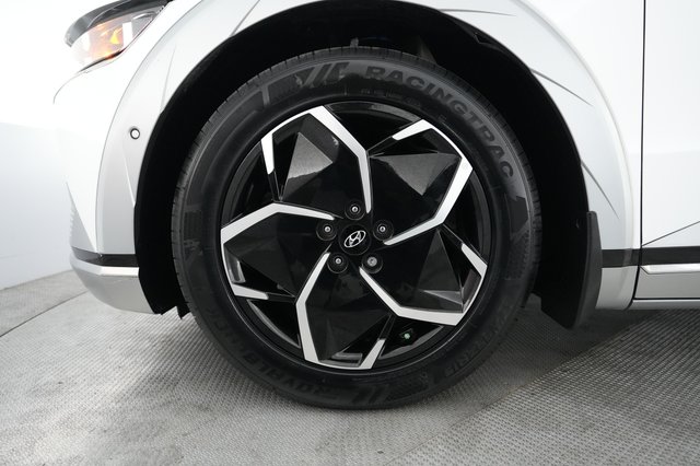 2024 Hyundai IONIQ 5 — photo 15 of 21