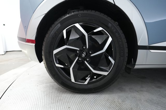2024 Hyundai IONIQ 5 — photo 17 of 23