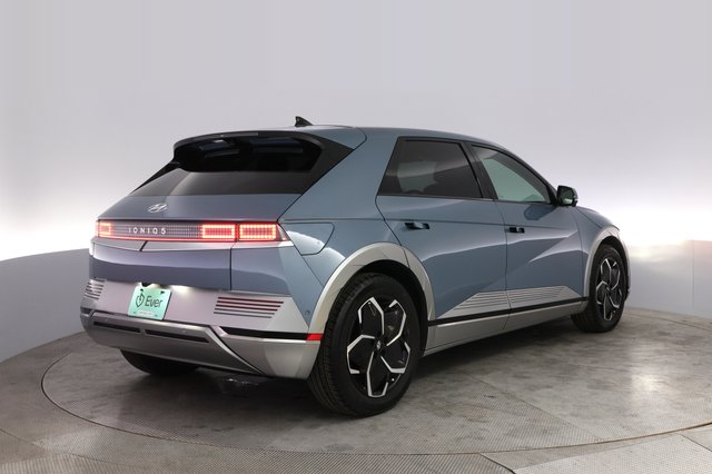 2024 Hyundai IONIQ 5 — photo 2 of 23