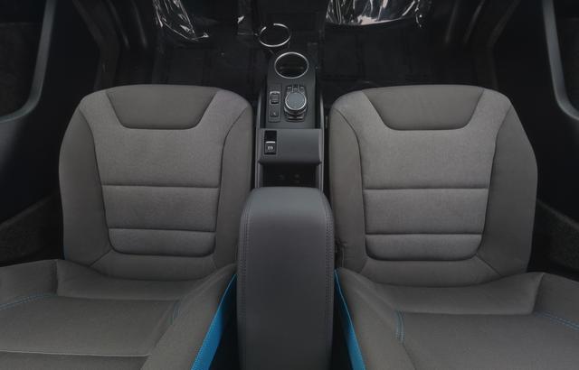 2021 BMW i3 — photo 9 of 11