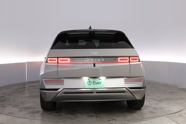 2024 Hyundai IONIQ 5 — photo 12 of 21