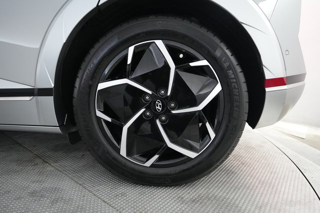 2024 Hyundai IONIQ 5 — photo 7 of 21
