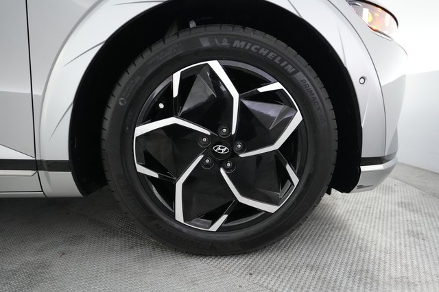 2024 Hyundai IONIQ 5 — photo 16 of 21