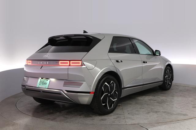 2024 Hyundai IONIQ 5 — photo 2 of 21