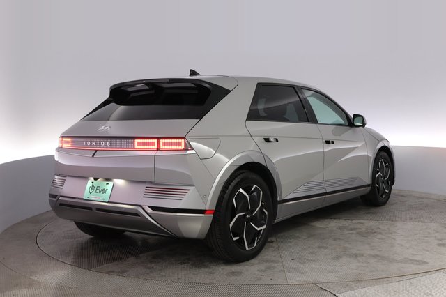2024 Hyundai IONIQ 5 — photo 2 of 21