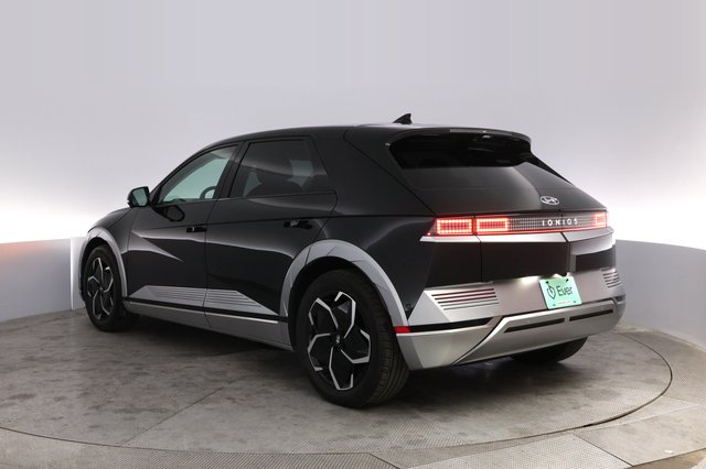 2024 Hyundai IONIQ 5 — photo 13 of 21
