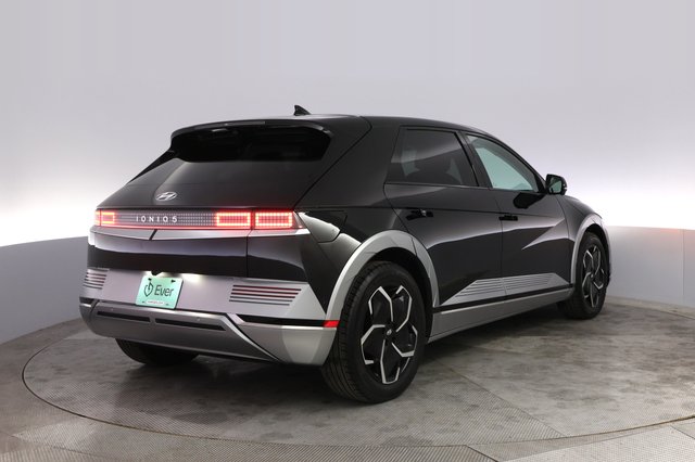 2024 Hyundai IONIQ 5 — photo 2 of 21