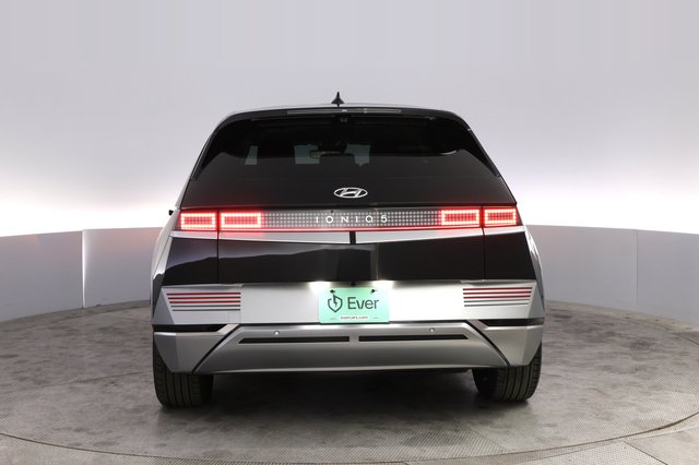 2024 Hyundai IONIQ 5 — photo 12 of 21