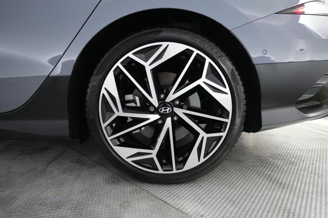2024 Hyundai IONIQ 6 — photo 7 of 25