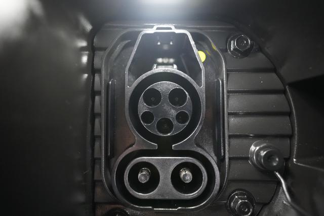 2024 Hyundai IONIQ 6 — photo 8 of 25