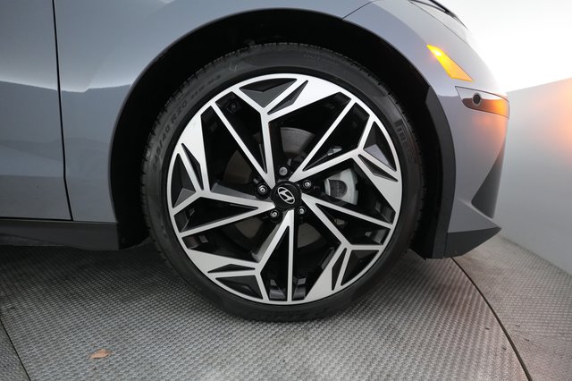 2024 Hyundai IONIQ 6 — photo 15 of 25