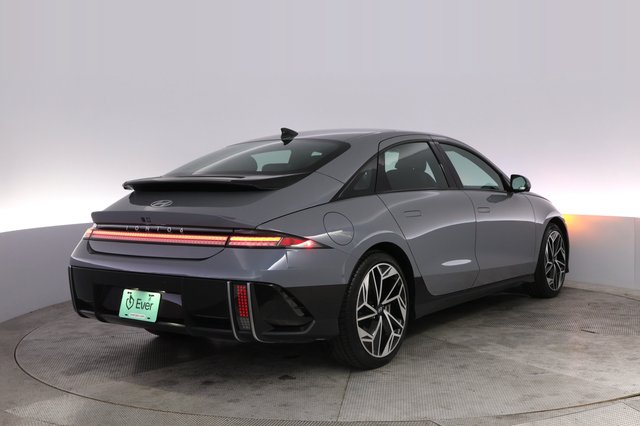 2024 Hyundai IONIQ 6 — photo 2 of 25
