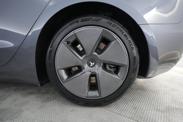 2021 Tesla Model 3 — photo 7 of 22