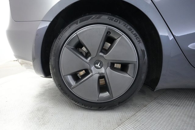 2021 Tesla Model 3 — photo 17 of 22