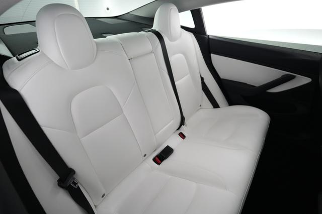 2021 Tesla Model 3 — photo 4 of 22