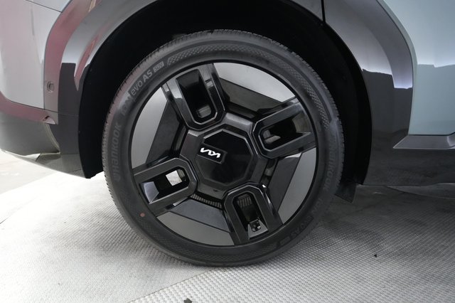 2024 Kia EV9 — photo 17 of 23