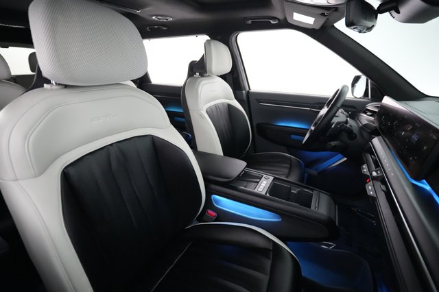 2024 Kia EV9 — photo 18 of 23