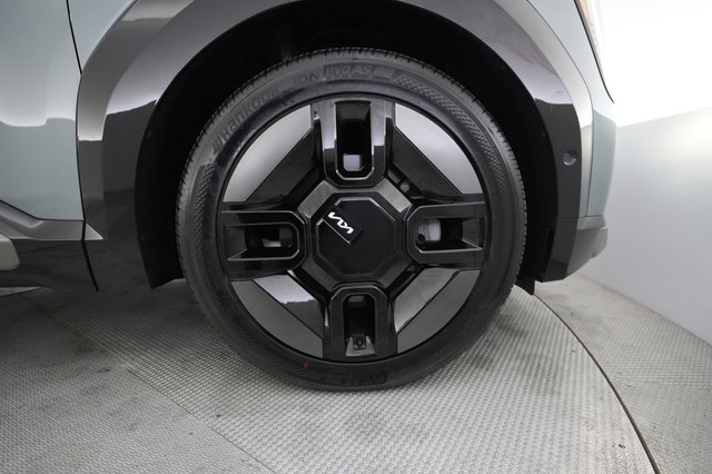 2024 Kia EV9 — photo 16 of 23