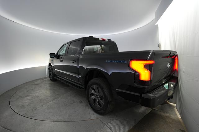 2024 Ford F-150 Lightning — photo 2 of 15