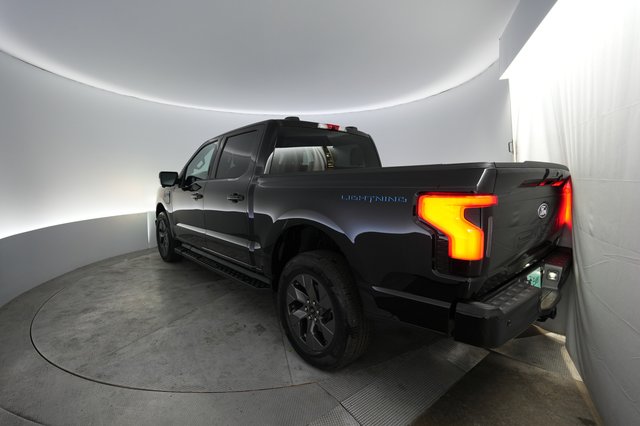 2024 Ford F-150 Lightning — photo 2 of 15